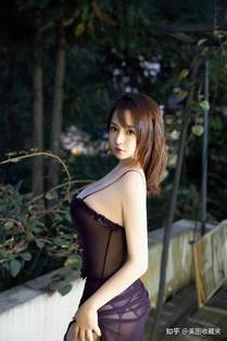 微笑的山谷海报